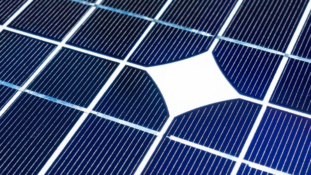 Most Efficient Solar Panels for 2025: US Customers Still Waiting on Record-Setting Panel